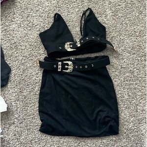 set from babyboo fashion. It has never been worn size medium will fit a small.